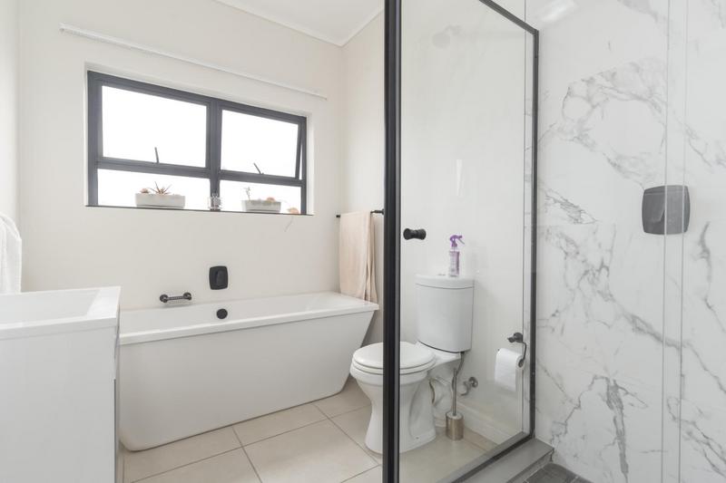 2 Bedroom Property for Sale in The Huntsman Western Cape
